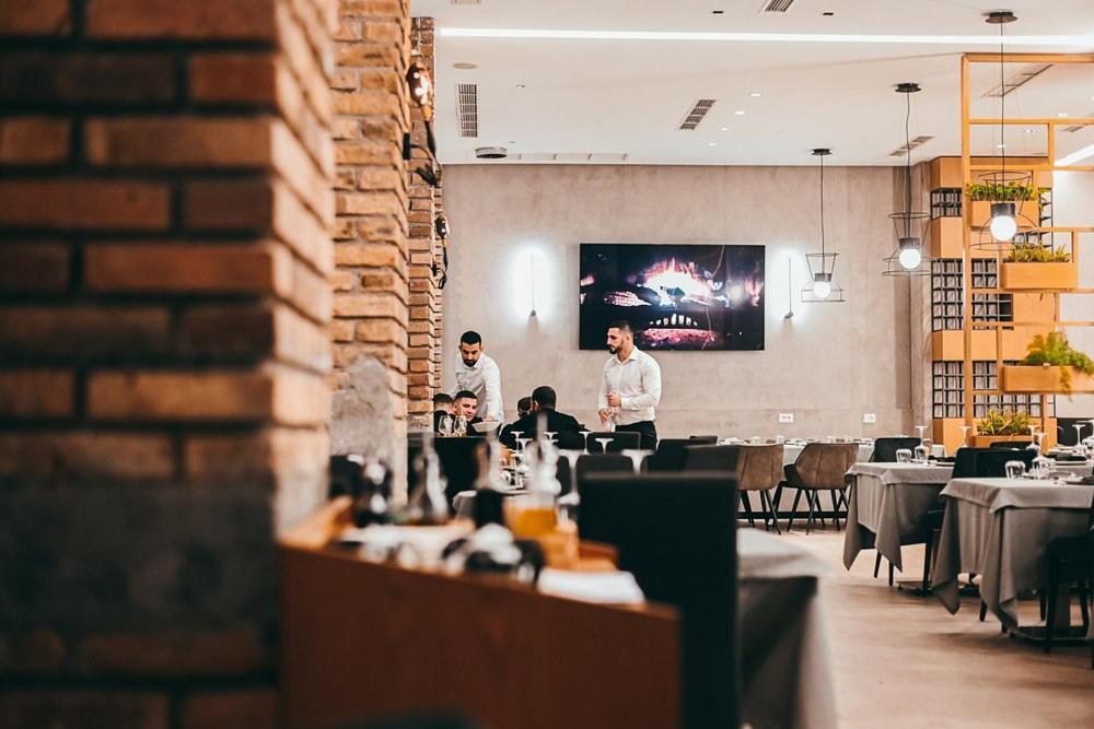 Boutique Hotel Whisky ติรานา ภายนอก รูปภาพ