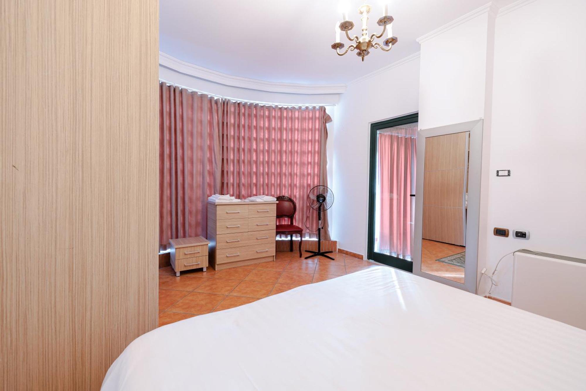 Boutique Hotel Whisky ติรานา ห้อง รูปภาพ