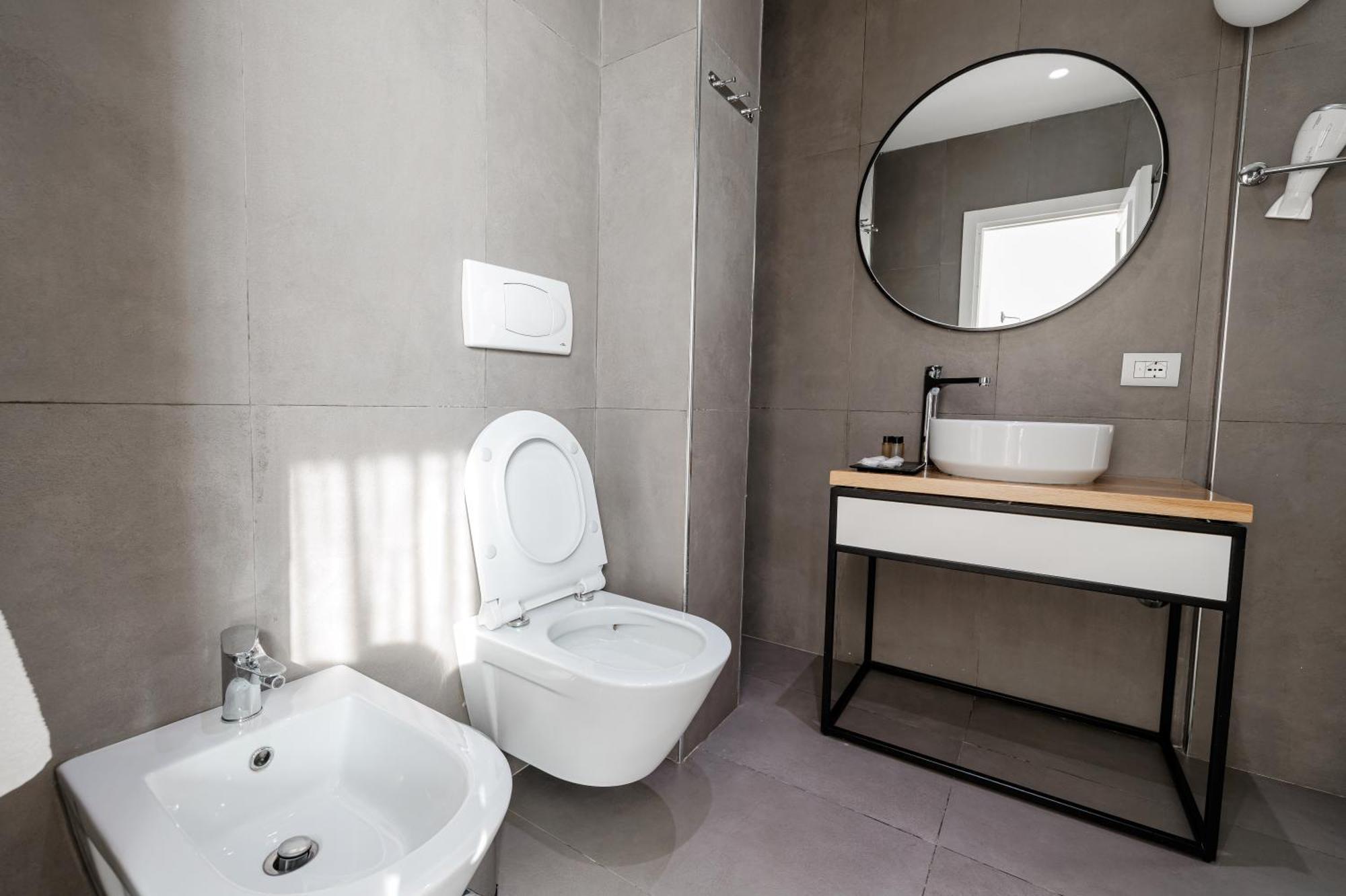 Boutique Hotel Whisky ติรานา ภายนอก รูปภาพ