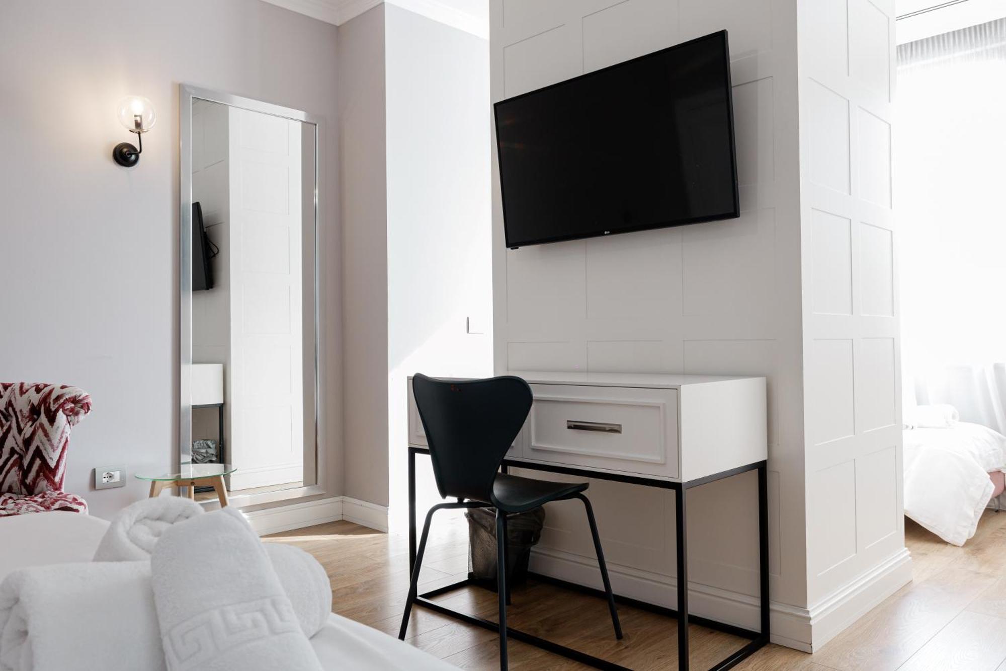 Boutique Hotel Whisky ติรานา ภายนอก รูปภาพ